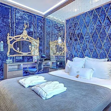 Mala Anglia Deluxe & Oda ve Kahvaltı 4*
