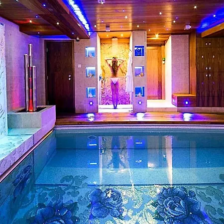 Mala Anglia Deluxe & 4*