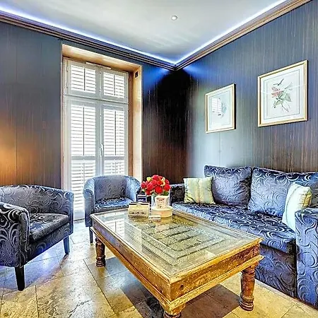 Oda ve Kahvaltı Mala Anglia Deluxe & 4*